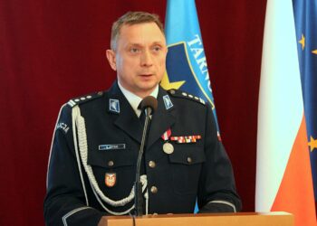 Nowy komendant pokieruje tarnowskimi policjantami. Insp. Bogumił Jedynak w uroczystej atmosferze objął stanowisko 2 IMG 4691