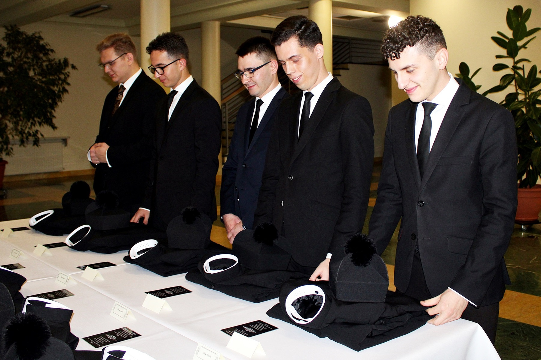 Pożegnali garnitury. Alumni trzeciego roku mają już sutanny [ZDJĘCIA]