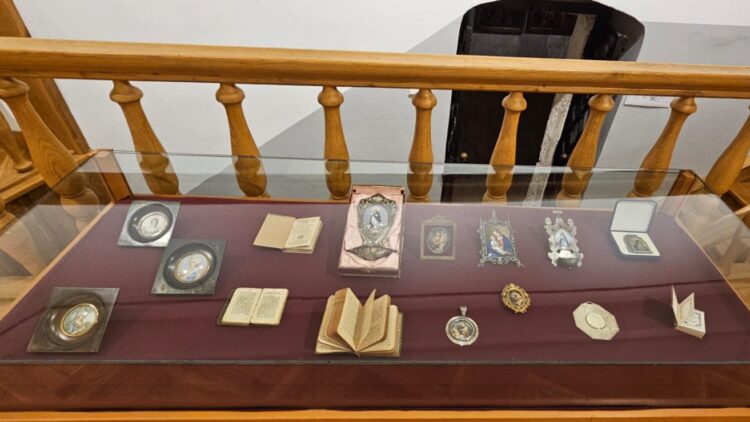 'Miniatury. Mały format – wielka treść”. Nowa wystawa w Muzeum Diecezjalnym 1 fot. Muzeum Diecezjalne w Tarnowie