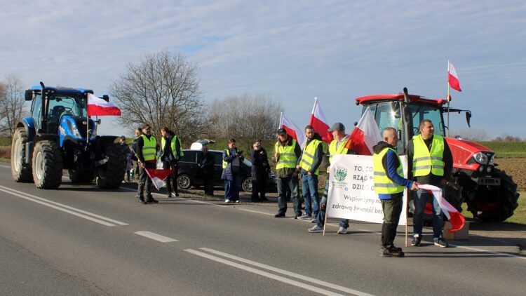 'Stop polityce rolnej rządu' - rolnicy z regionu tarnowskiego protestują na drodze wojewódzkiej 1 bp IMG 4969