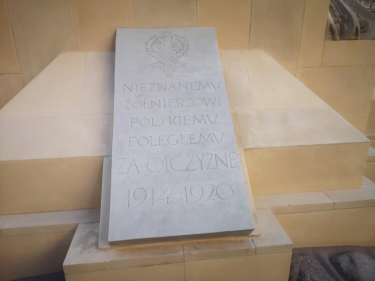 Tarnowskie święto przy odnowionym pomniku 1 db8f645e 9479 443b 827c 06763bd121bc