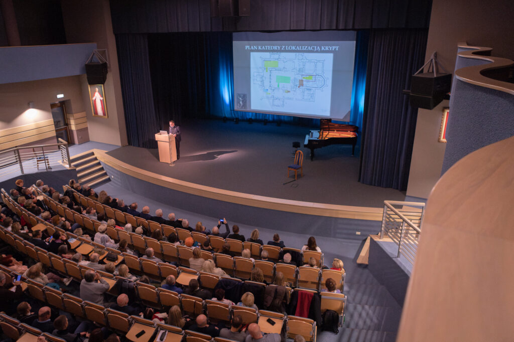 Czy wśród kości jest Hetman? Archeolodzy ujawniają, co kryła krypta Tarnowskich 1 pr 22 54924663731 o