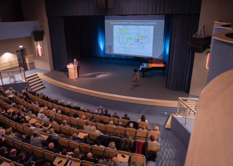 Czy wśród kości jest Hetman? Archeolodzy ujawniają, co kryła krypta Tarnowskich 1 fot. Przemysław Rura - Diecezja Tarnów