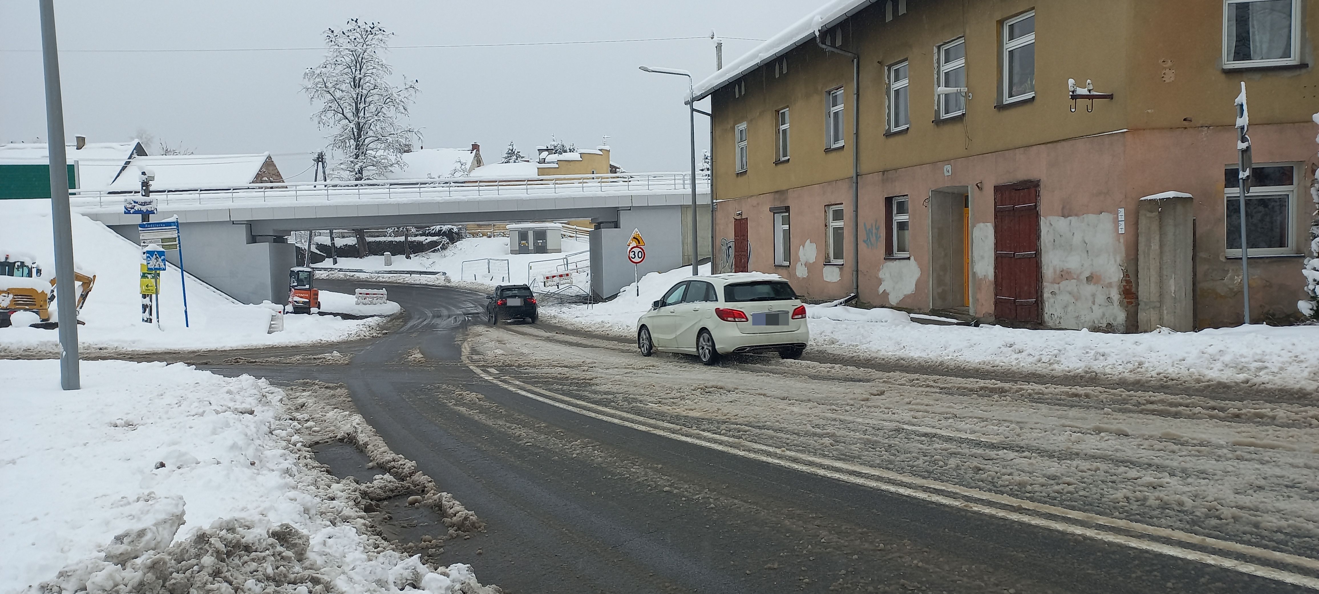 Nowy wiadukt nad Węgierską gotowy. Jedni się cieszą, inni obawiają dużej liczby pociągów i ciężarówek [ZDJĘCIA, WIDEO]