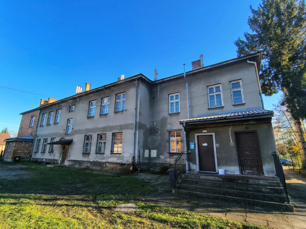 Dawna szkoła zmieni się w blok mieszkalny. Na parterze będzie przedszkole 2 wokowice 4