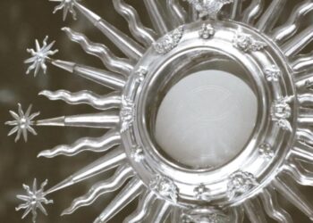 Modlitwa uwielbienia w Tarnowie-Mościciach 2 zdj. ilustracyjne, archiwum RDN