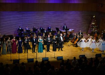 Komplet publiczności na koncercie Świąteczno-Noworocznym w Lusławicach 2 Fot. Paweł Topolski /fb: Stanisław Sorys