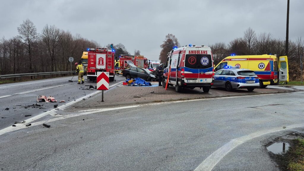 Trzy osoby poszkodowane w wypadku pod Brzeskiem, dziecko w ciężkim stanie trafiło do szpitala 1 89bf3452 2d96 4e0e 8126 0433bcc1e220