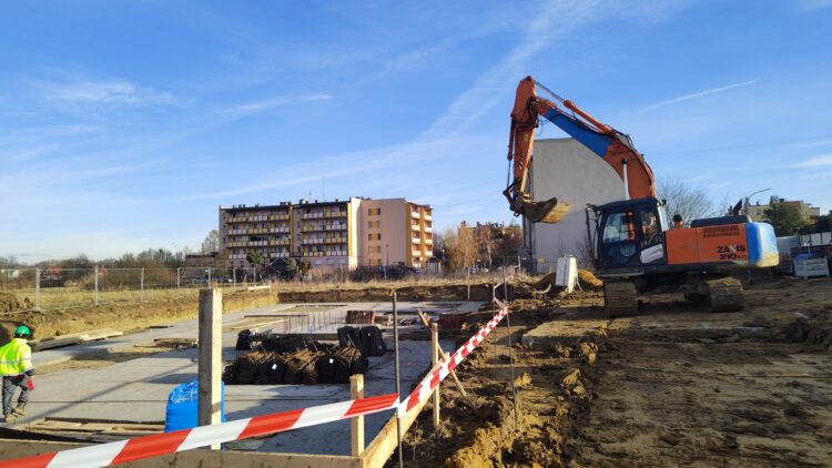 Prace oficjalnie ruszyły - 35 mieszkań SIM Małopolska powstaje w Dąbrowie Tarnowskiej 1 IMG20251208094755 1