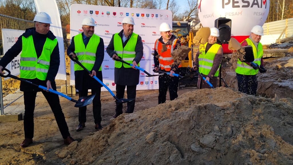 Polacy z zagranicy zainteresowani mieszkaniami w Ryglicach. Rusza budowa pierwszego etapu inwestycji mieszkaniowej 1 IMG20251215084634