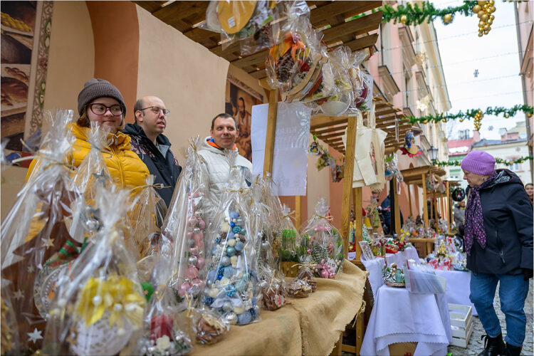 Bożonarodzeniowy kiermasz na Piekarskiej 1 Fot. tarnow.pl