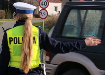 Więcej policji na ulicach Tarnowa. Ruszają regularne patrole wspierające kierowców i pieszych 2 U92DNtOl 1