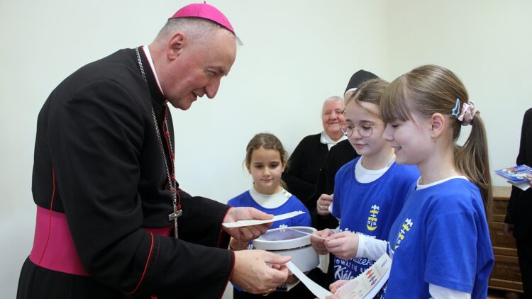 'Każde dziecko jest darem Boga'. Bp Jeż o dramatycznym spadku urodzeń 1 bt IMG 5612 tb