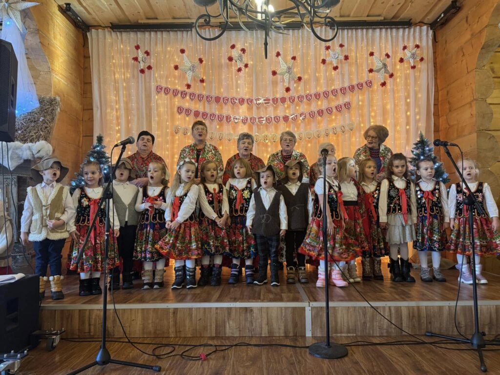 Konkurs kolędowania w Limanowej. Zaśpiewaj ze swoim dziadkiem, babcią albo całą rodziną 2 konkurs koled od juniora do seniora