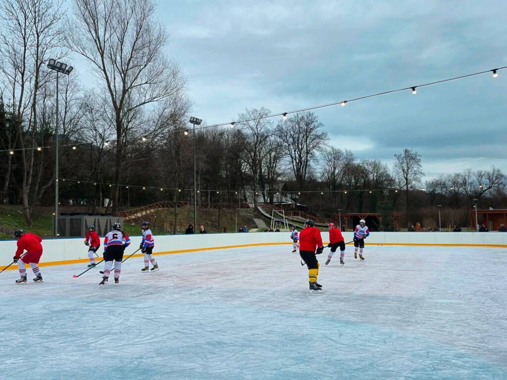 Nowa tafla przetestowana. Otwarte lodowisko i nowy kompleks w Limanowej 1 limanowa kusocinskeigo