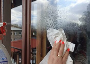 Święta coraz bliżej. Tarnowianie powoli rozpoczynają przygotowania do Bożego Narodzenia 1 okna mycie