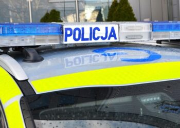 Atak nożownika. Kobieta wychodząca z kościoła ofiarą brutalnego napadu 2 policja radiowoz 750x536 1