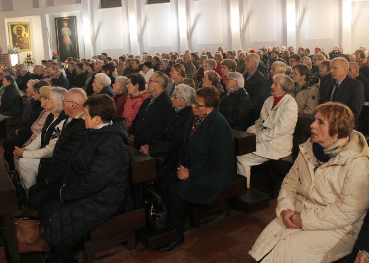 Diecezja tarnowska ma najwyższe wskaźniki praktyk religijnych w Polsce 1 statystyka