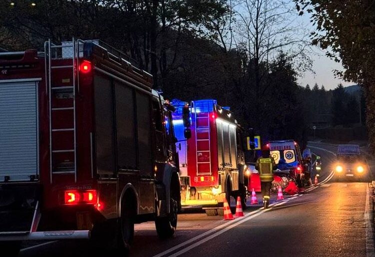 Seria wypadków na sądeckich drogach. Są poszkodowani 1 fot. OSP Florynka, zdjęcie archiwalne