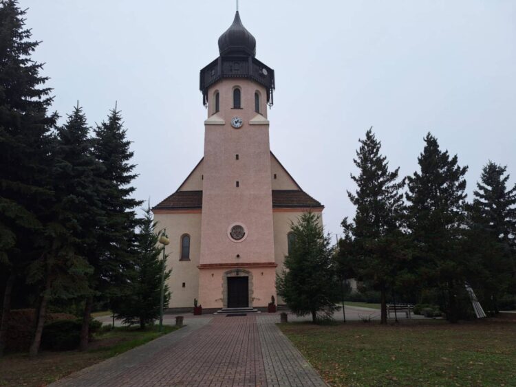 na zdjęciu: kościół w Klikowej