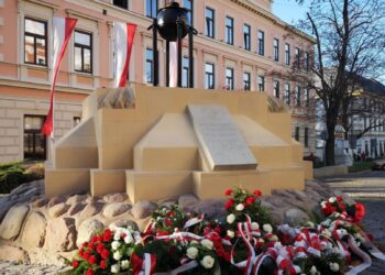 na zdjęciu: Grób Nieznanego Żołnierza w Tarnowie