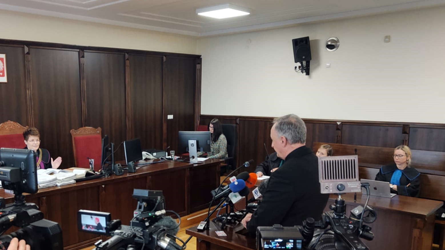 Bp Andrzej Jeż przed sądem: 'Pedofilia jest naganna i trzeba z nią walczyć”