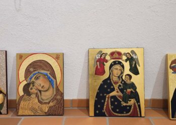 fot. arch. RDN/Wystawa 'Ikona – święte spojrzenie” w Muzeum Diecezjalnym w Tarnowie, prezentowane przez twórców zrzeszonych w Stowarzyszeniu Miłośników Ikon 'Piękno ikony” w Tarnowie