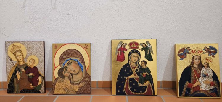 fot. arch. RDN/Wystawa 'Ikona – święte spojrzenie” w Muzeum Diecezjalnym w Tarnowie, prezentowane przez twórców zrzeszonych w Stowarzyszeniu Miłośników Ikon 'Piękno ikony” w Tarnowie