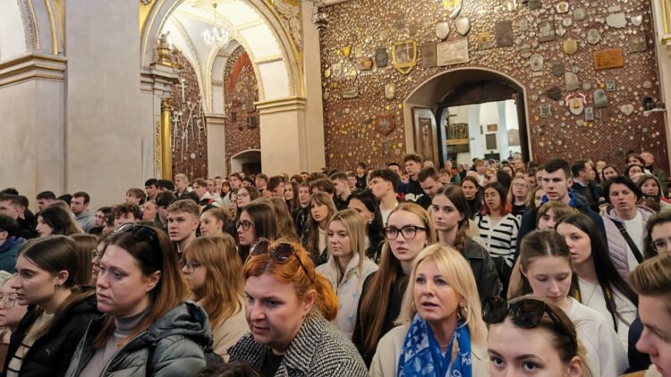 Fot. Wydział Katechetyczny Kurii Diecezjalnej w Tarnowie/YouTube Jasna Góra Klasztor Ojców Paulinów