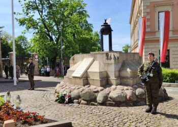 Na zdjęciu: Grób Nieznanego Żołnierza w Tarnowie na Placu Ofiar Katynia w Tarnowie/arch. RDN