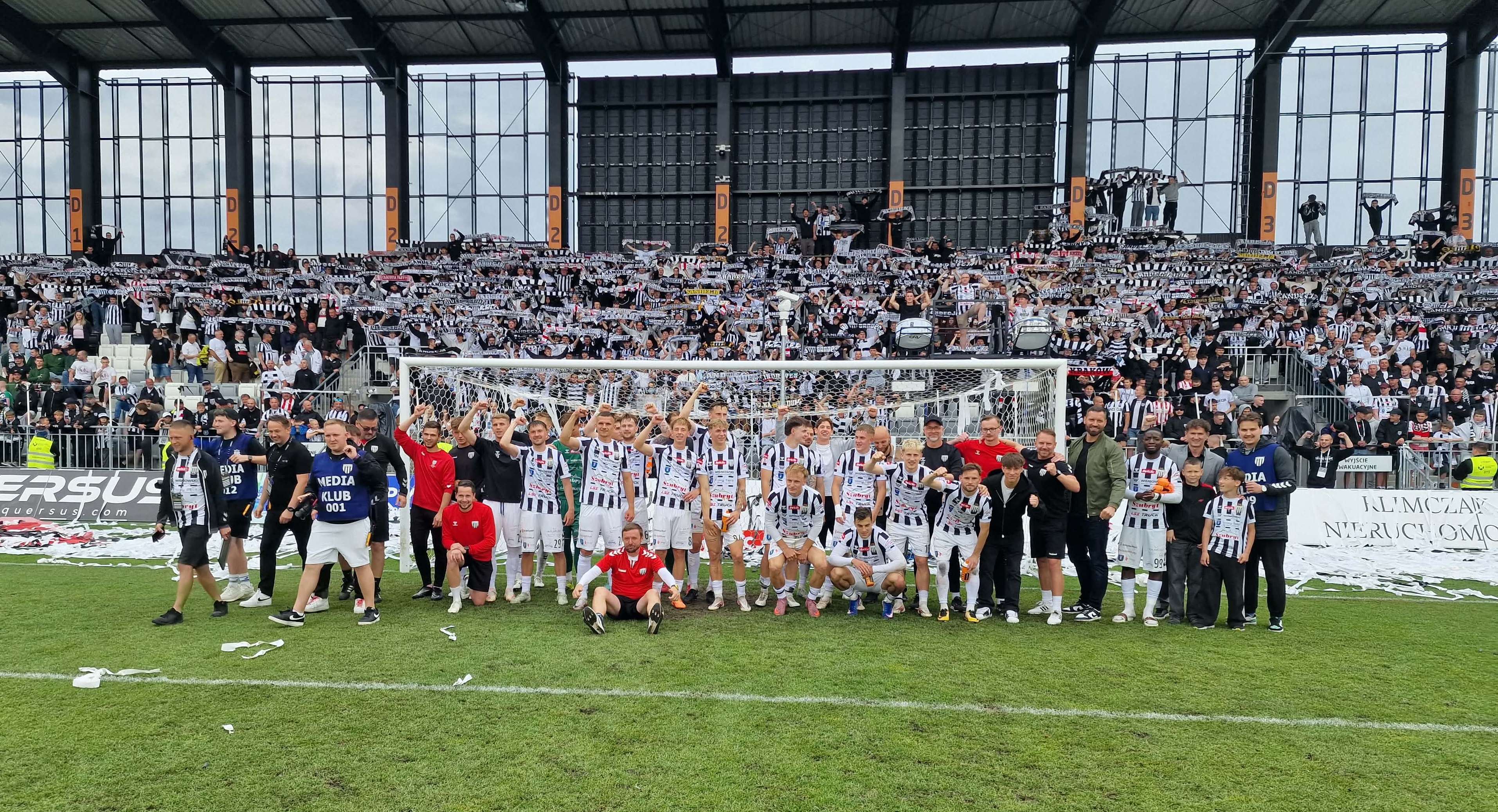 Sandecja pokonała Zagłębie. Powalczy w barażach o I ligę [ZDJĘCIA]
