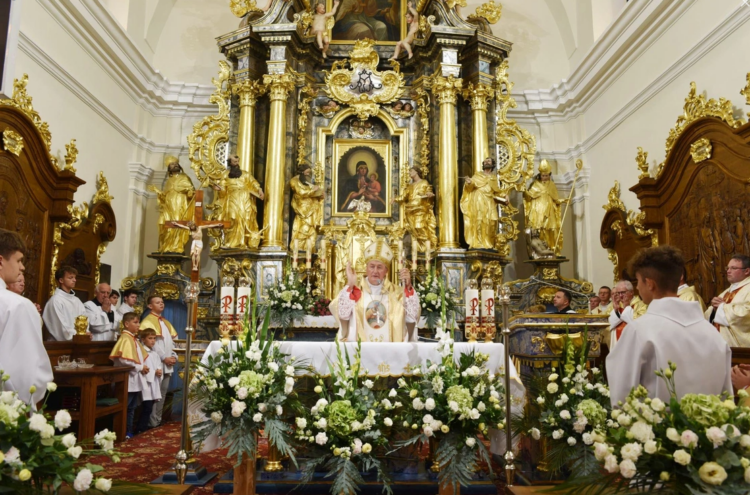 fot. Ks. Zbigniew Wielgosz/Foto Gość Archiwum. Obchody 700-lecia Parafii św. Idziego w Zakliczynie
