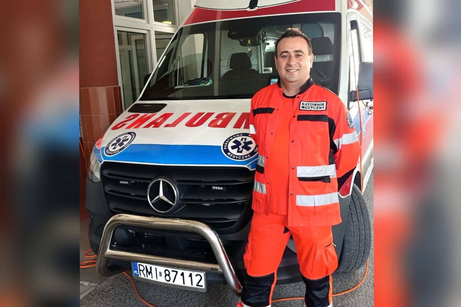 Obudził ich kilka sekund przed tragedią. Ratownik medyczny uratował dwoje starszych ludzi