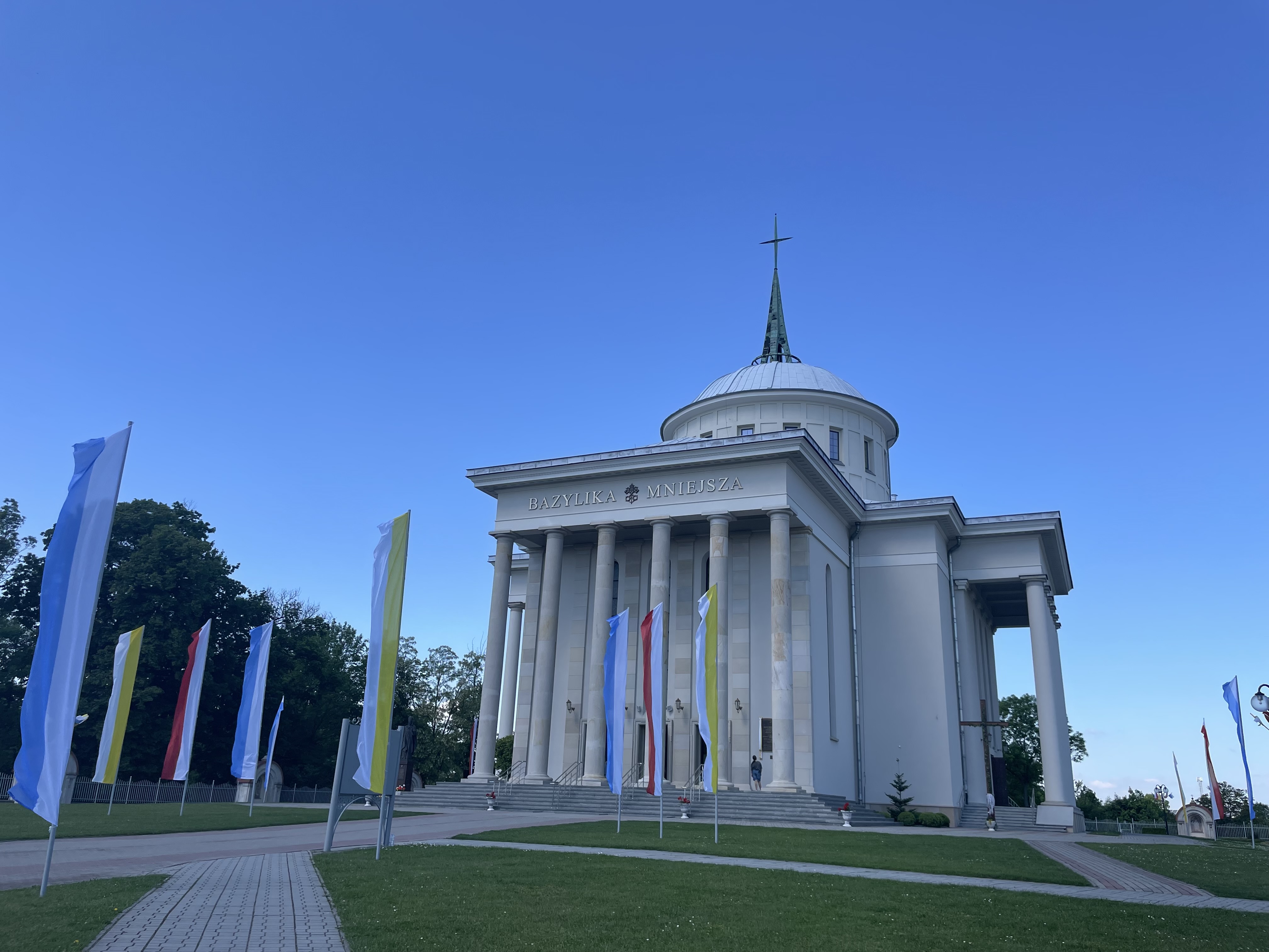 Czciciele Matki Bożej Szkaplerznej będą pielgrzymować do dąbrowskiej bazyliki