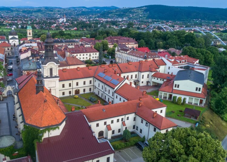 fot. Sanktuarium Matki Bożej Pocieszenia w Nowym Sączu. Jezuici