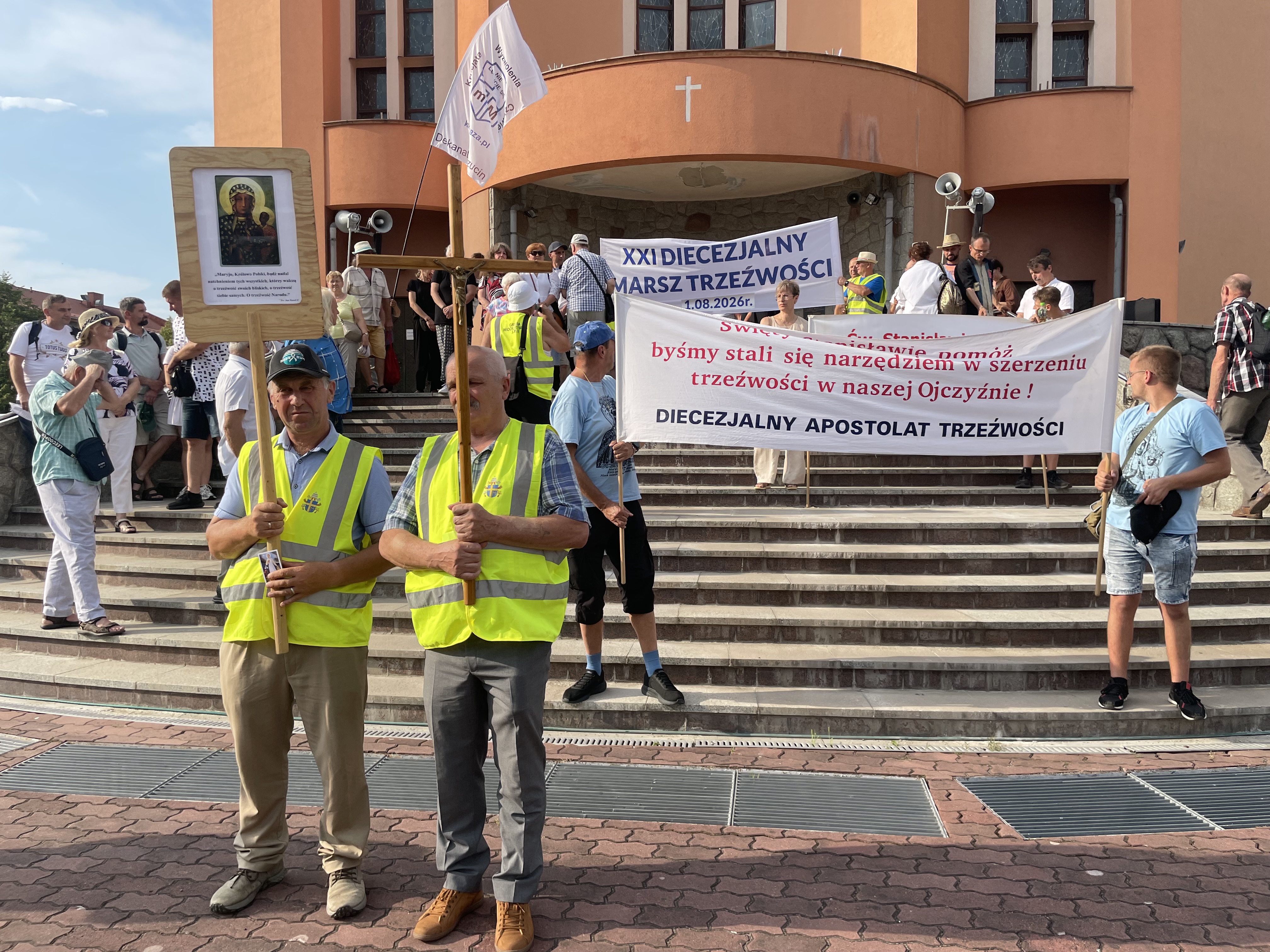 ’Życie bez alkoholu to wolność!’ Diecezjalny Marsz Trzeźwości znów przeszedł z Tarnowa do Skrzyszowa