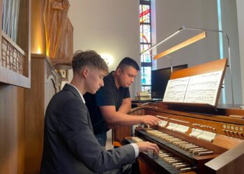 Szymon Pawlik, drugi organista z parafii św. Jakuba w Brzesku.