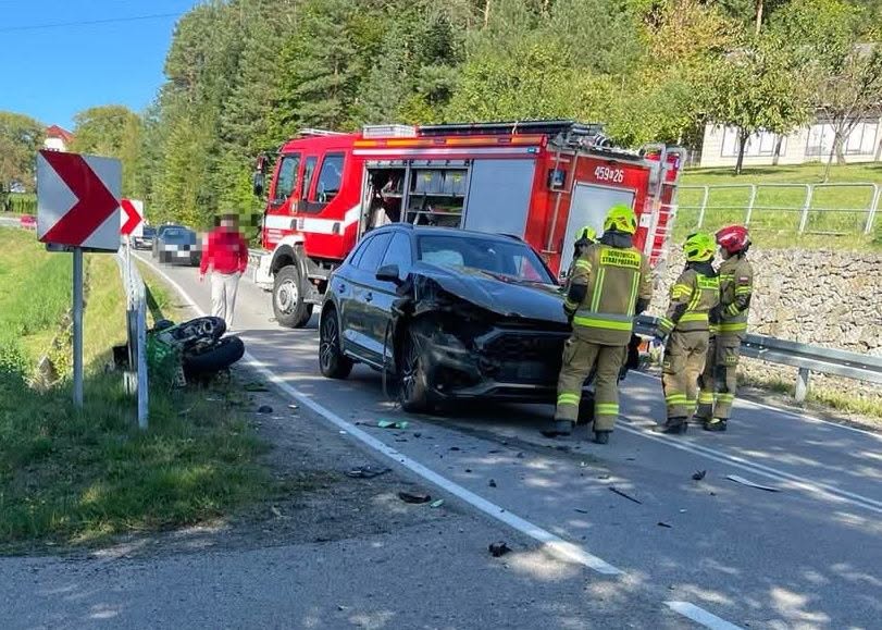 Laskowa: Samochód osobowy zderzył się z motocyklem