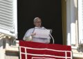 Leon XIV podczas modlitwy Anioł Pański (VATICAN MEDIA)