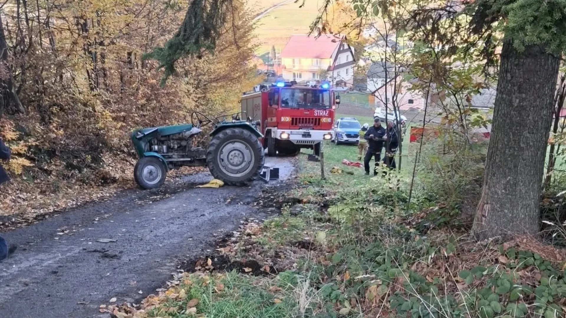 Tragiczny wypadek w regionie limanowskim. Nie żyje mężczyzna przygnieciony przez ciągnik