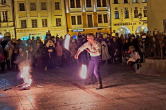 bt_16_maszkarada