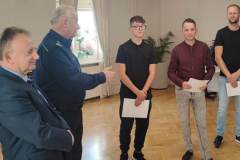 Burmistrz-i-Komendant-dziekujemieszkancom-za-obywatelska-postawe