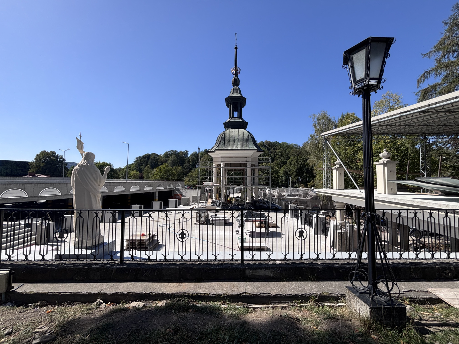 bazylika_limanowa_plac-1